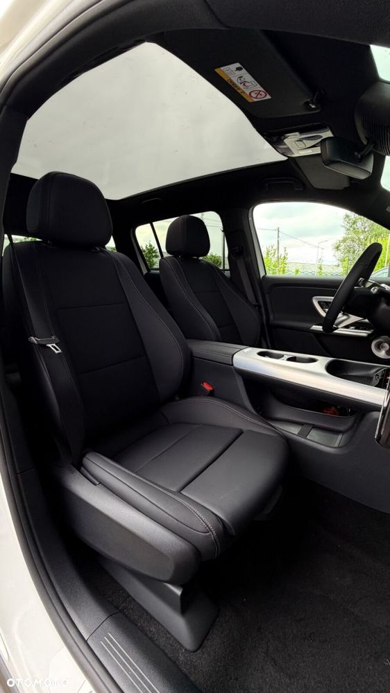Mercedes-Benz GLB - 33
