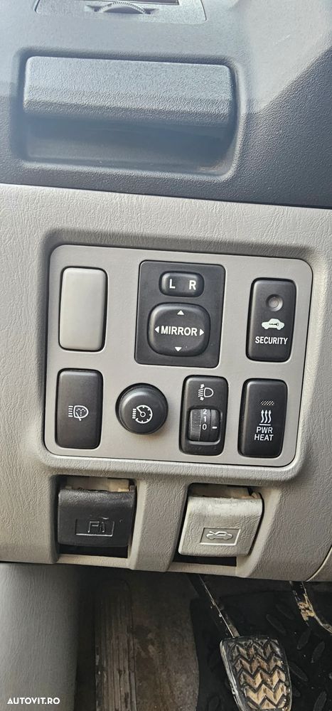 Toyota Hilux 4x4 Double Cab - 5