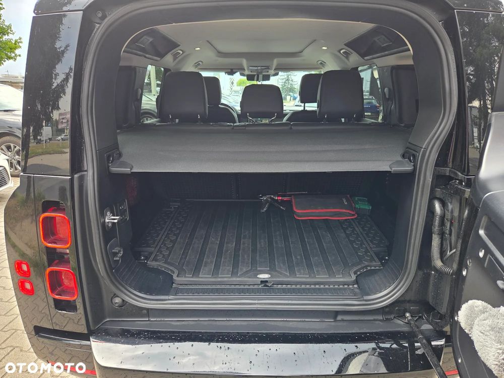 Land Rover Defender 3.0 D250 mHEV X-Dynamic HSE - 18
