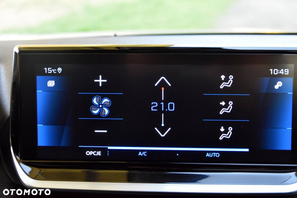Peugeot 2008 PureTech 130 EAT8 GT - 33