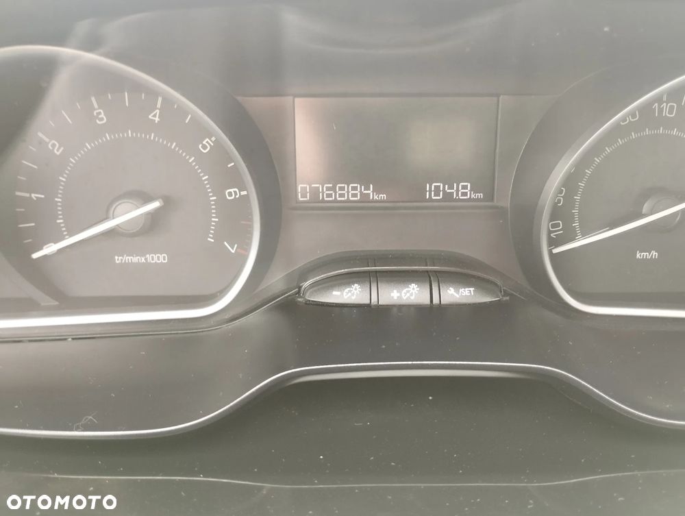 Peugeot 208 PureTech 82 Active - 11