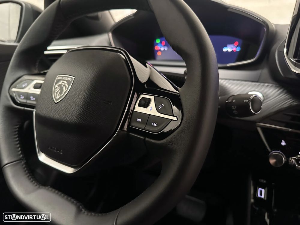 Peugeot 2008 1.2 PureTech Allure Pack EAT8 - 37