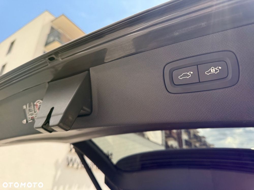 Volvo XC 90 - 31
