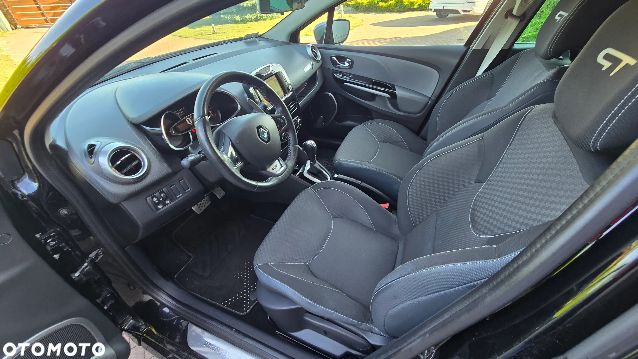 Renault Clio Grandtour TCe 120 EDC GT - 32
