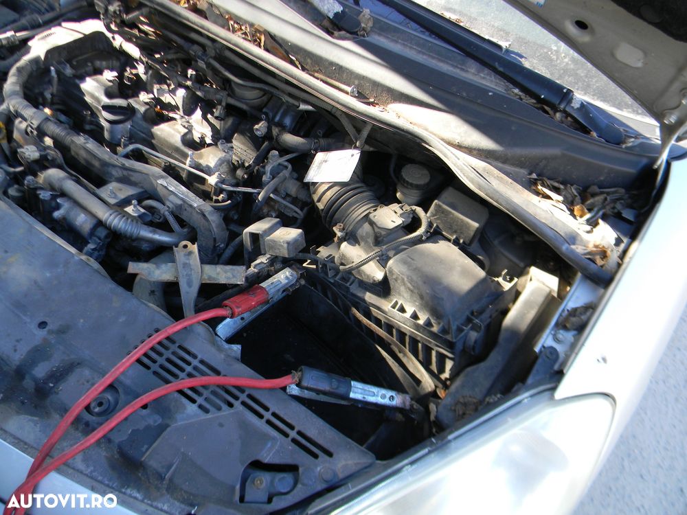 Dezmembrari  Toyota COROLLA verso  2004  > 2009 2.2 D-4D Motorina - 11