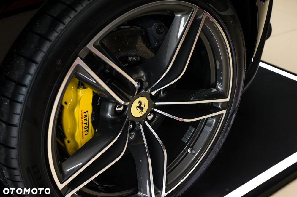 Ferrari Roma Spider - 14