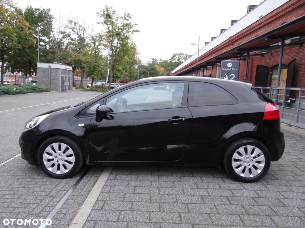 Kia Rio 1.4 Dream Team Edition - 11