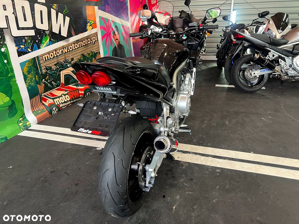Yamaha FZS - 18