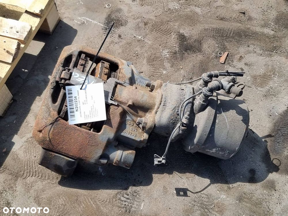 ZACISK HAMULCOWY TYŁ PRAWY IVECO EUROCARGO 20E28 - 2