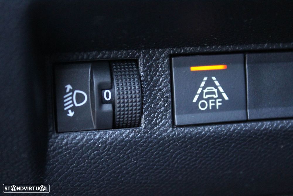 Peugeot 2008 1.2 PureTech Active Pack EAT8 - 6