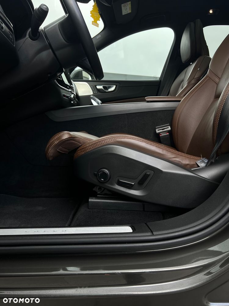 Volvo XC 60 B5 D AWD Inscription - 15