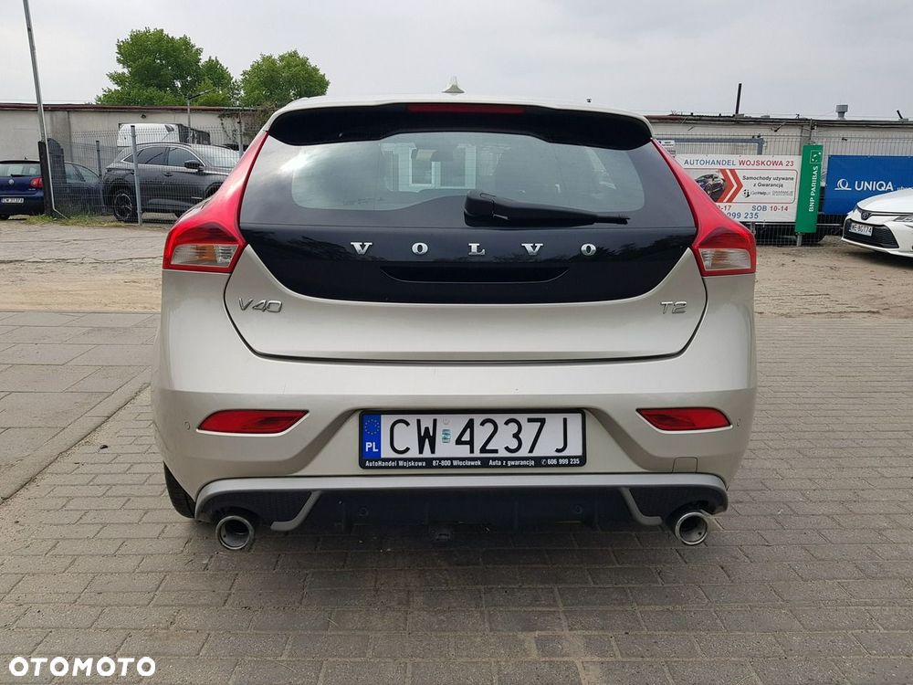 Volvo V40 T2 Momentum - 6