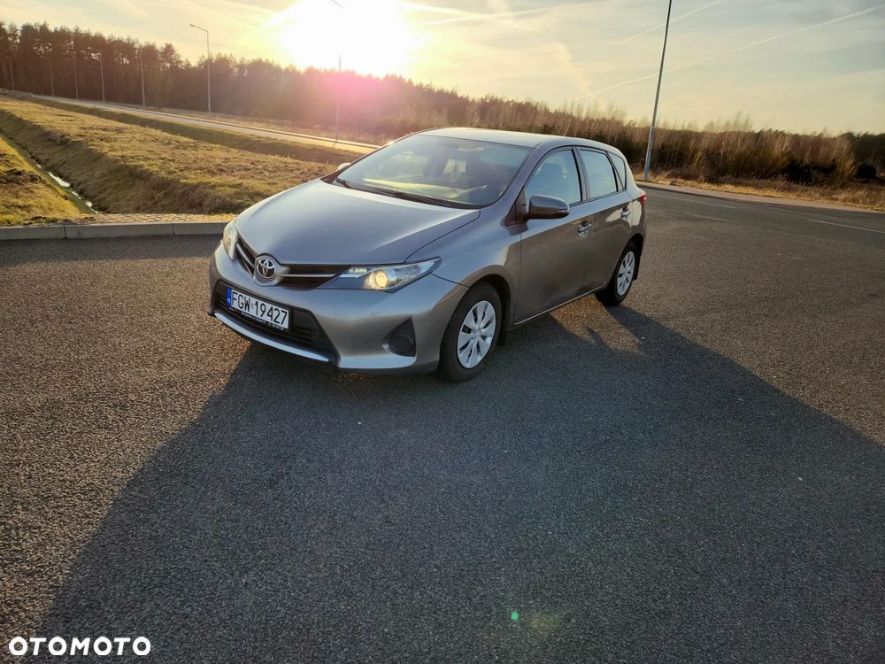 Toyota Auris 1.4 D-4D Comfort - 1