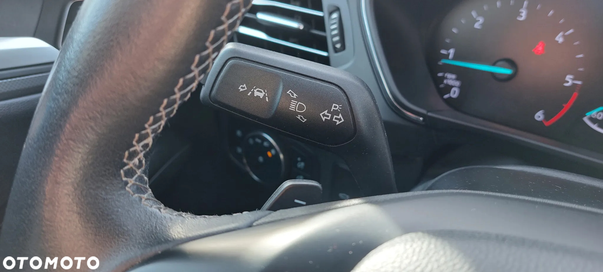 Ford Focus 2.0 EcoBlue Start-Stopp-System TITANIUM - 12