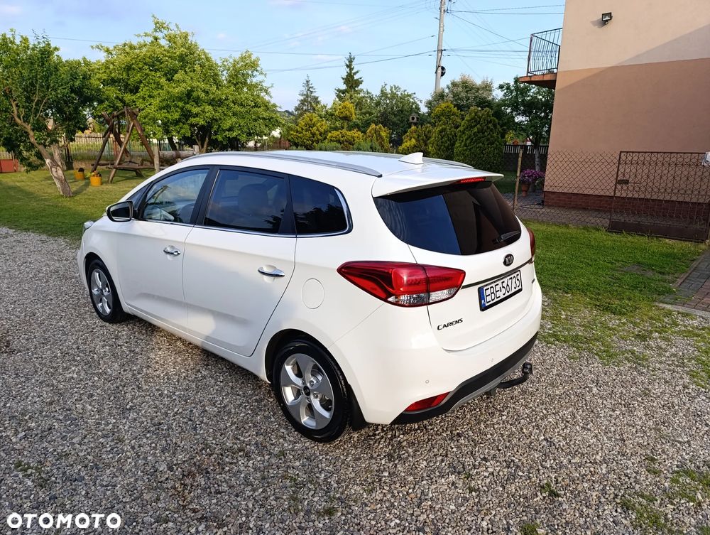 Kia Carens - 9