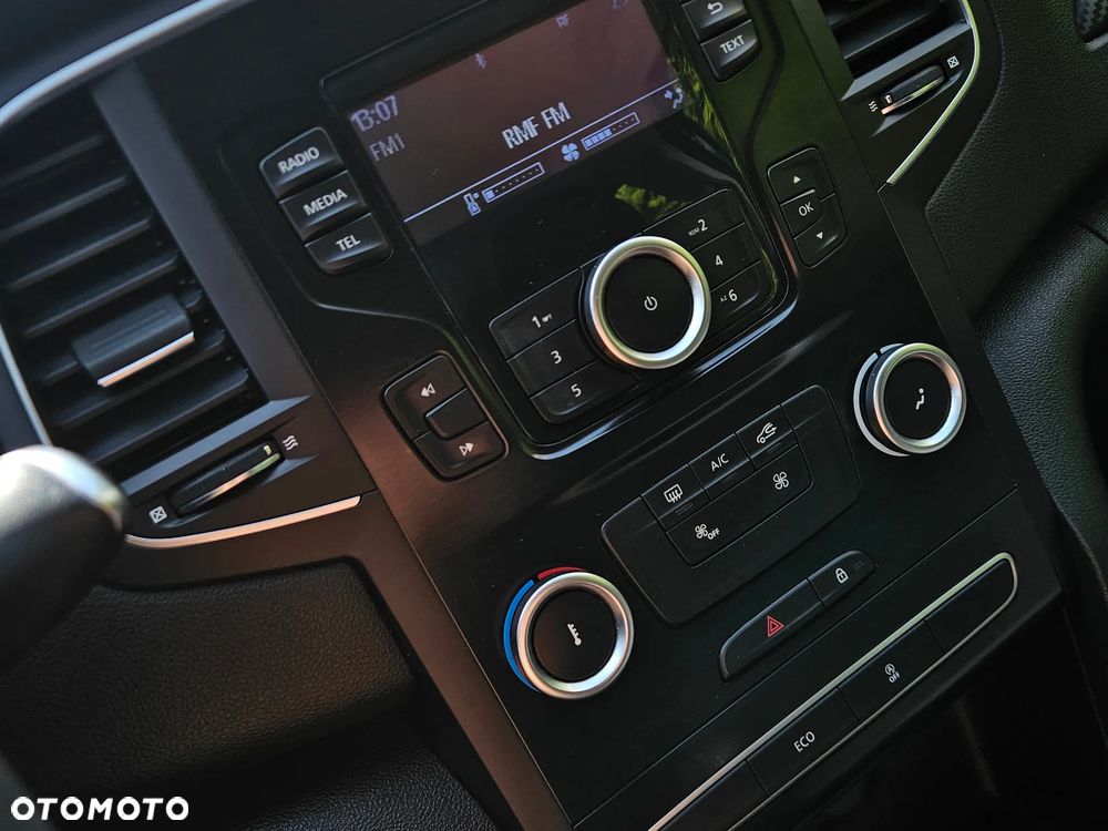 Renault Megane ENERGY TCe 100 EXPERIENCE - 31