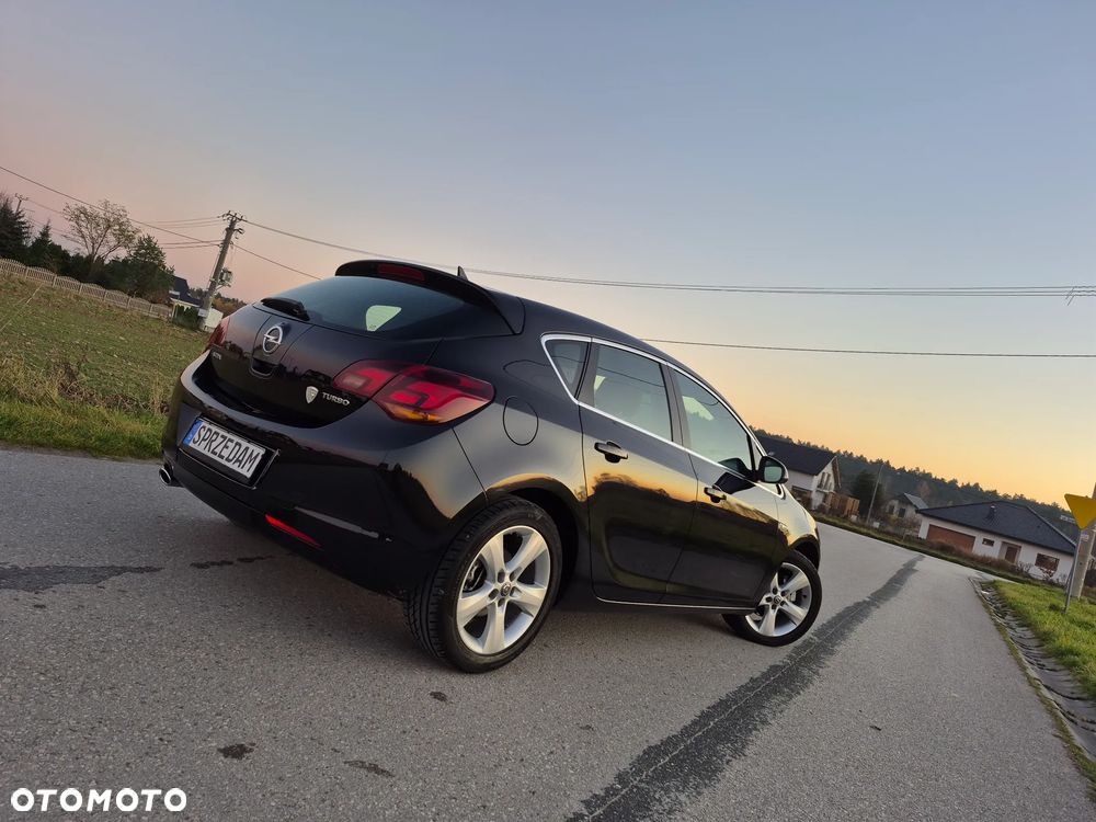 Opel Astra 1.4 Turbo Cosmo - 3