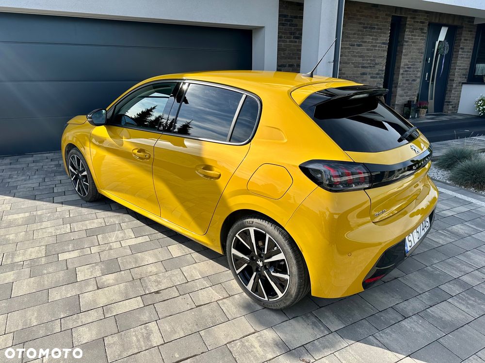 Peugeot 208 - 6