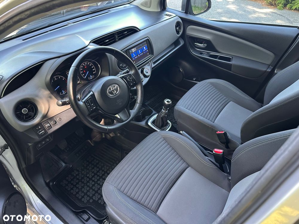 Toyota Yaris 1.5 Premium - 8