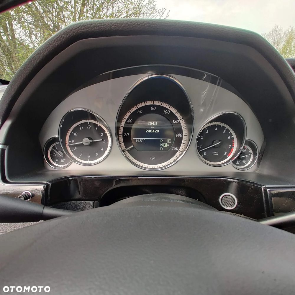 Mercedes-Benz Klasa E - 22