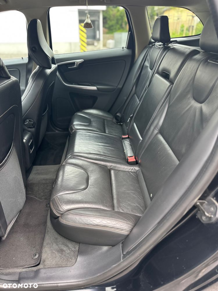 Volvo XC 60 D5 AWD Summum - 6