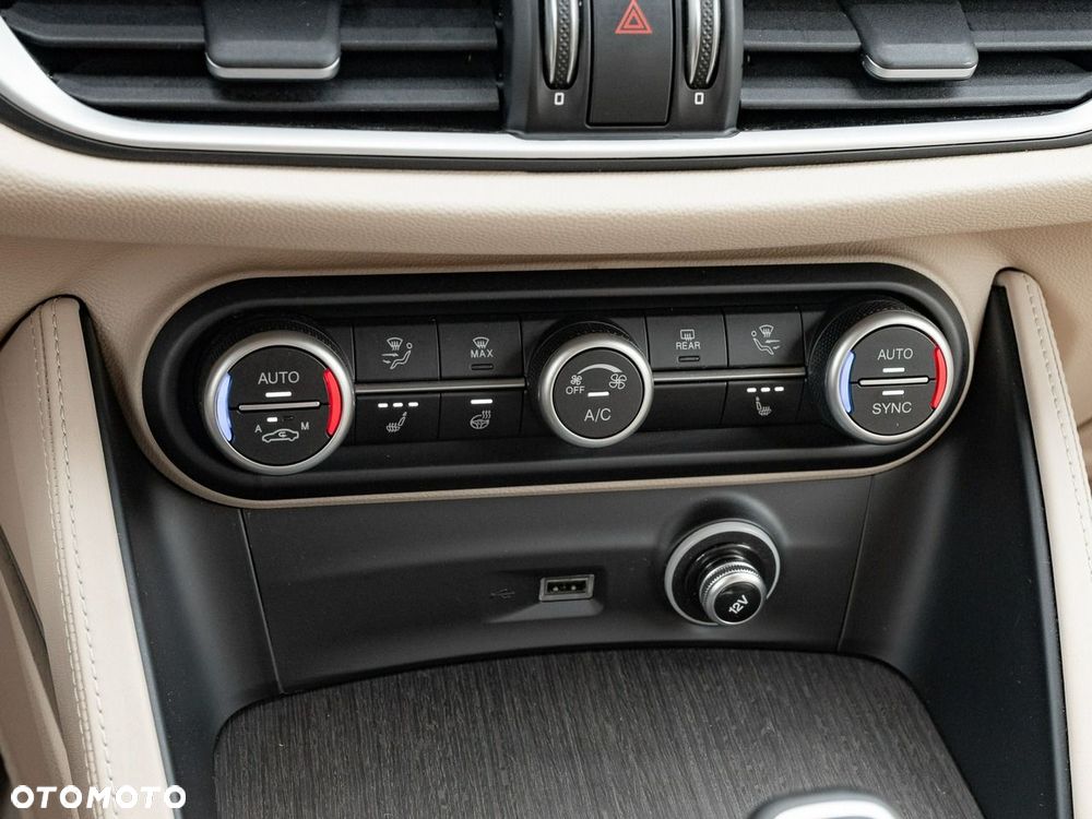 Alfa Romeo Stelvio 2.0 Turbo 6C Villa D'este Q4 - 21