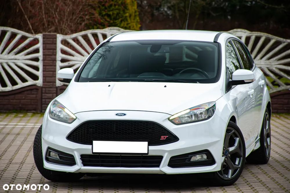Ford Focus 2.0 TDCi ST mit Leder-Exclusiv-Paket - 1