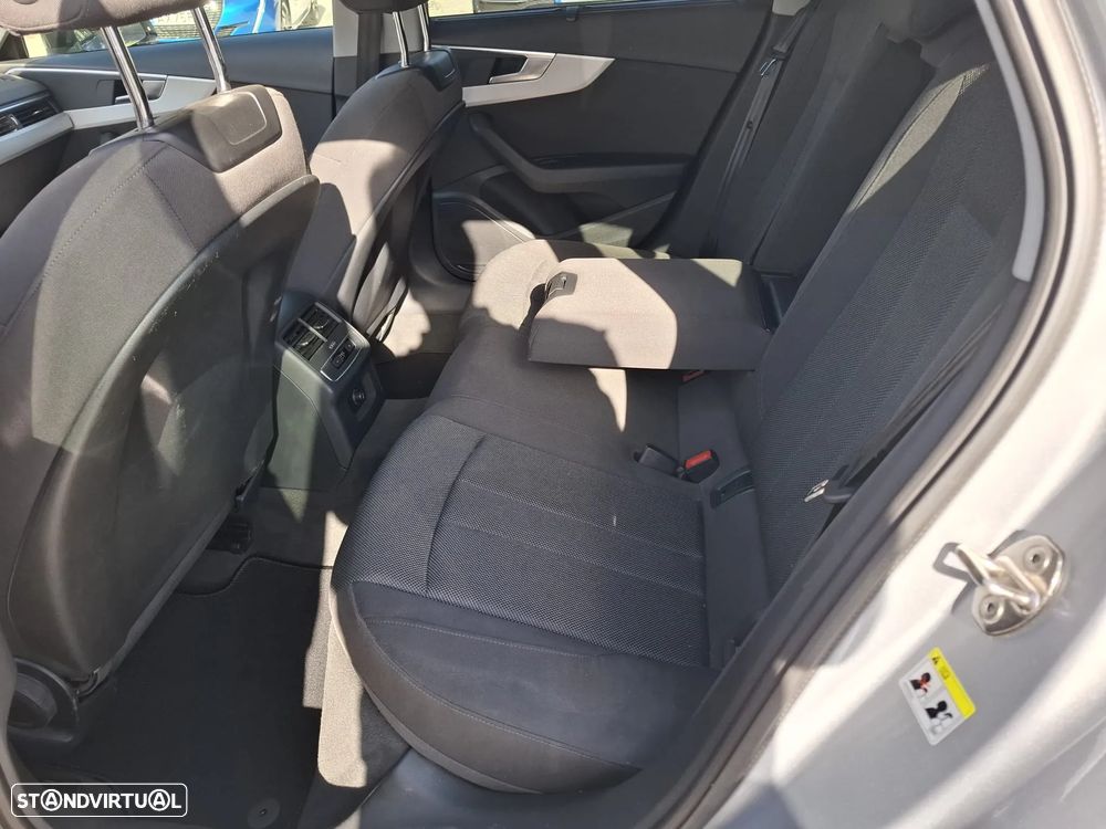 Audi A4 Avant 35 TDI S tronic - 13