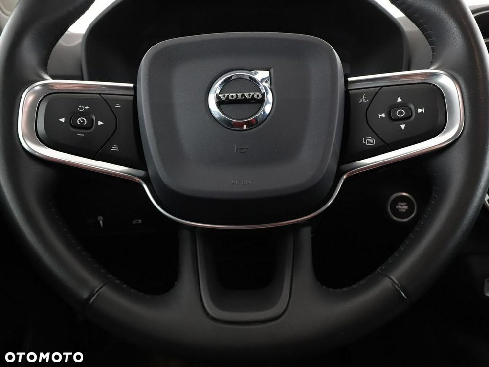 Volvo XC 40 D4 AWD Momentum Pro - 22