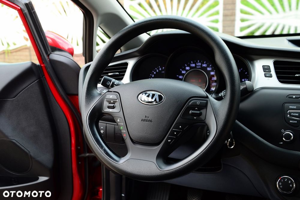 Kia Ceed - 28