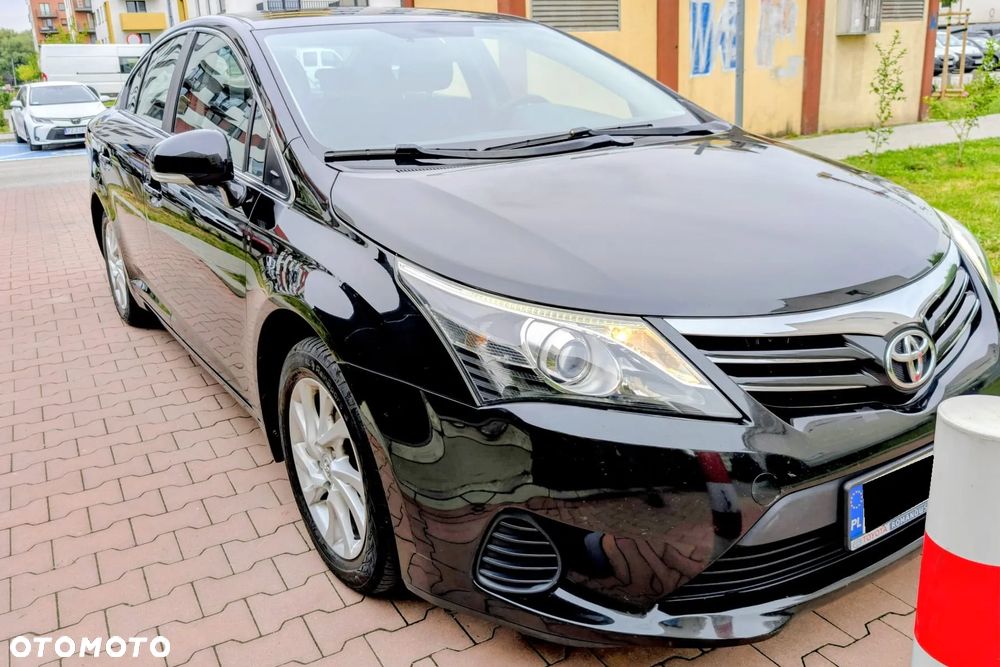 Toyota Avensis 1.6 Premium - 2
