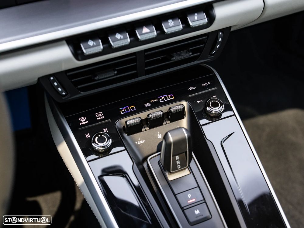 Porsche 911 (992) Carrera - 32