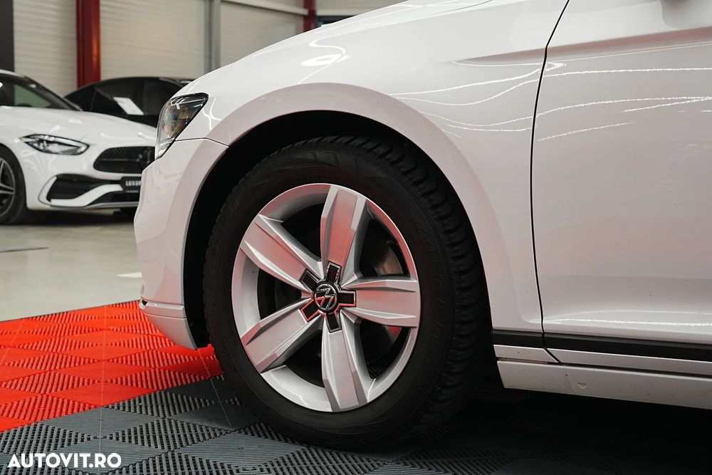 Volkswagen Passat 2.0 TDI SCR DSG Conceptline - 21
