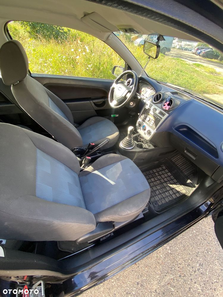 Ford Fiesta - 6