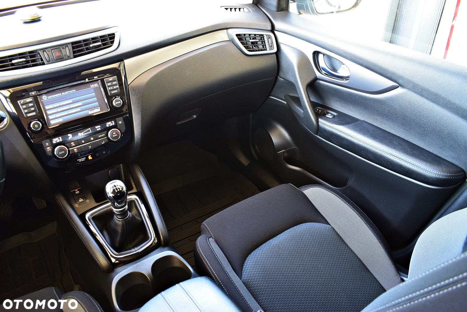 Nissan Qashqai 1.5 dCi N-Connecta - 25