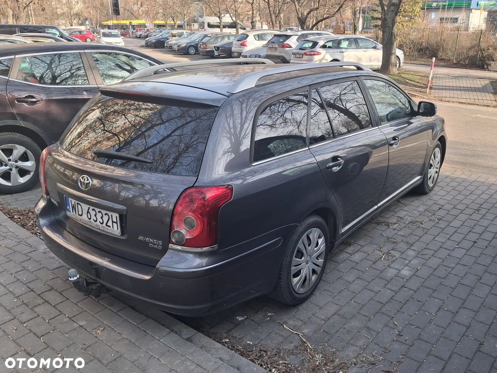 Toyota Avensis 2.0 D-4D - 7