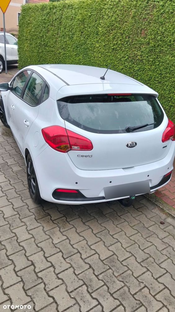 Kia Ceed - 8