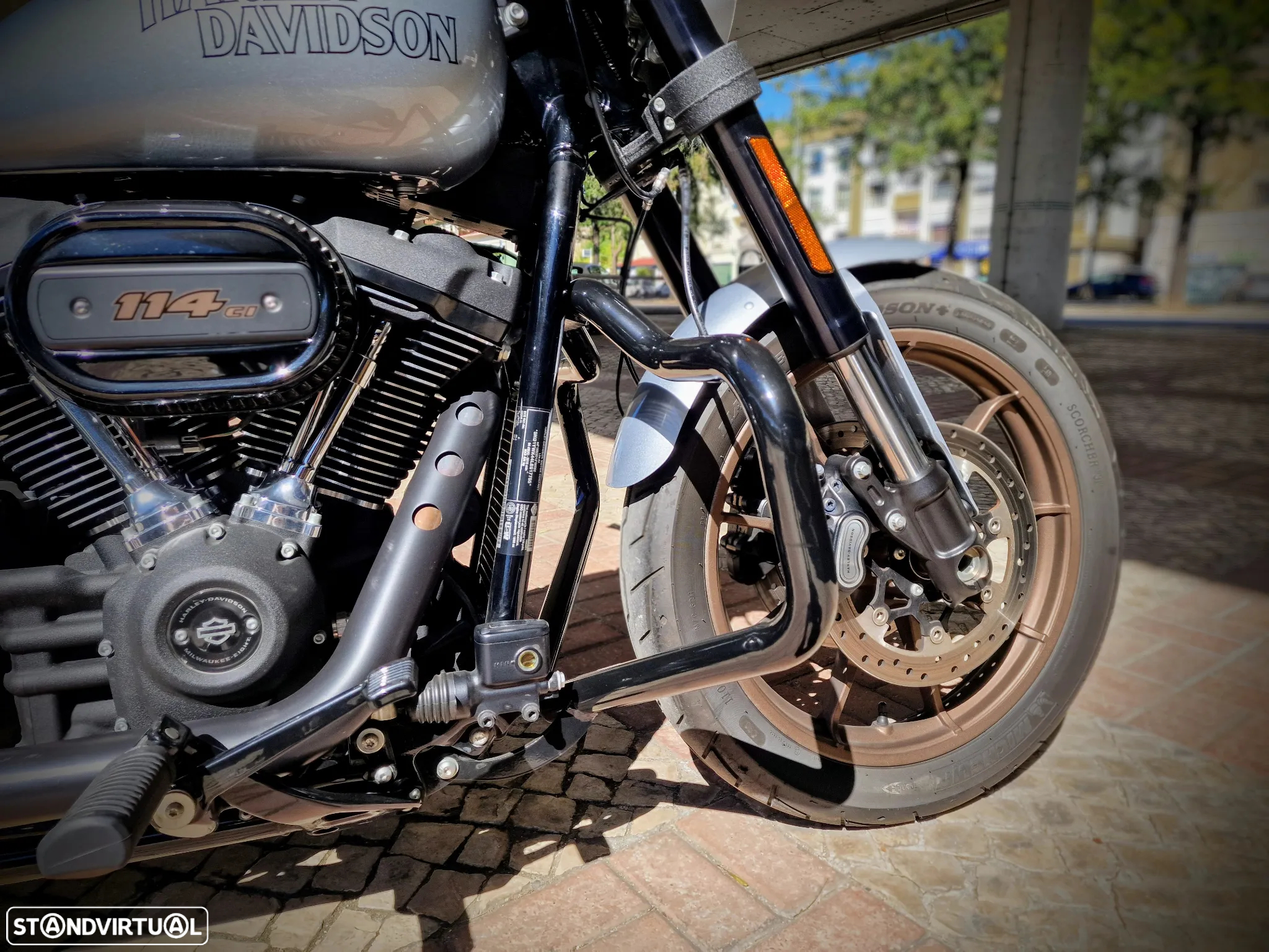 Harley-Davidson FXLR Low Rider S - 13