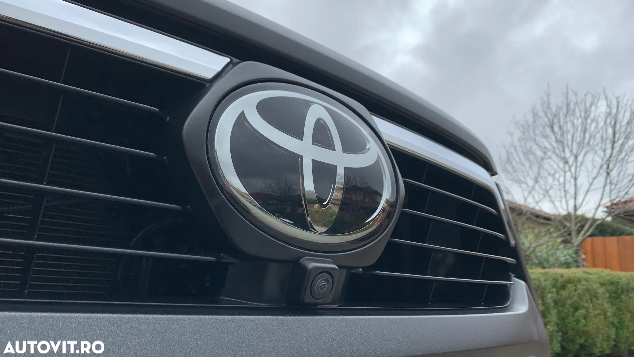Toyota Hilux 2.8D 204CP 4x4 Double Cab AT Invincible Color Edition - 10