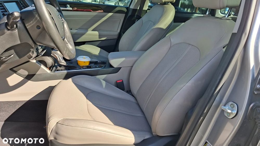 Hyundai Sonata - 13