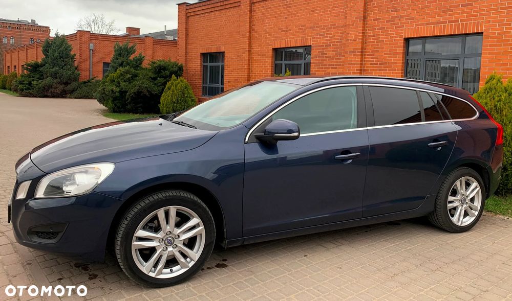 Volvo V60 ver-d2-momentum - 17
