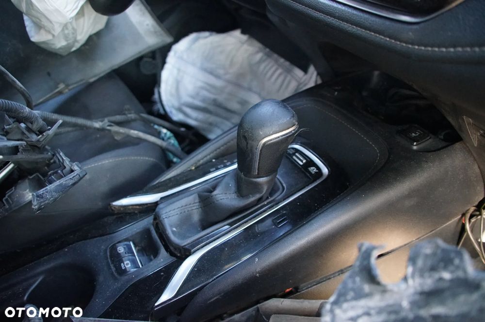 Auto na części - Toyota Corolla E21 1.8 HYBRID 122 KM 2ZR-FXE CVT 1J6 2019R Silnik Skrzynia Drzwi Lusterko Zderzak Klapa Lampa Szyba Klamka Deska Kokpit Sterownik Moduł Czujnik Licznik Wyświetlacz Panel Kierownica - 15