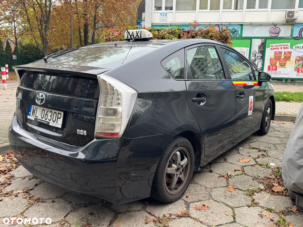 Toyota Prius - 4