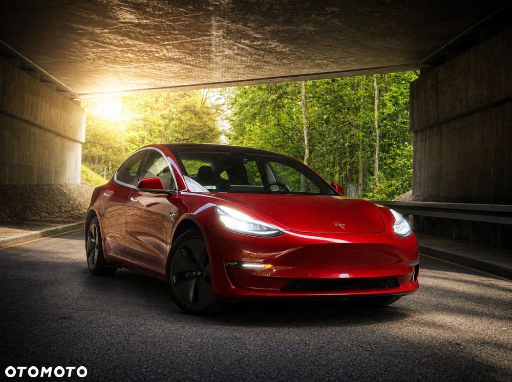 Tesla Model 3 - 1