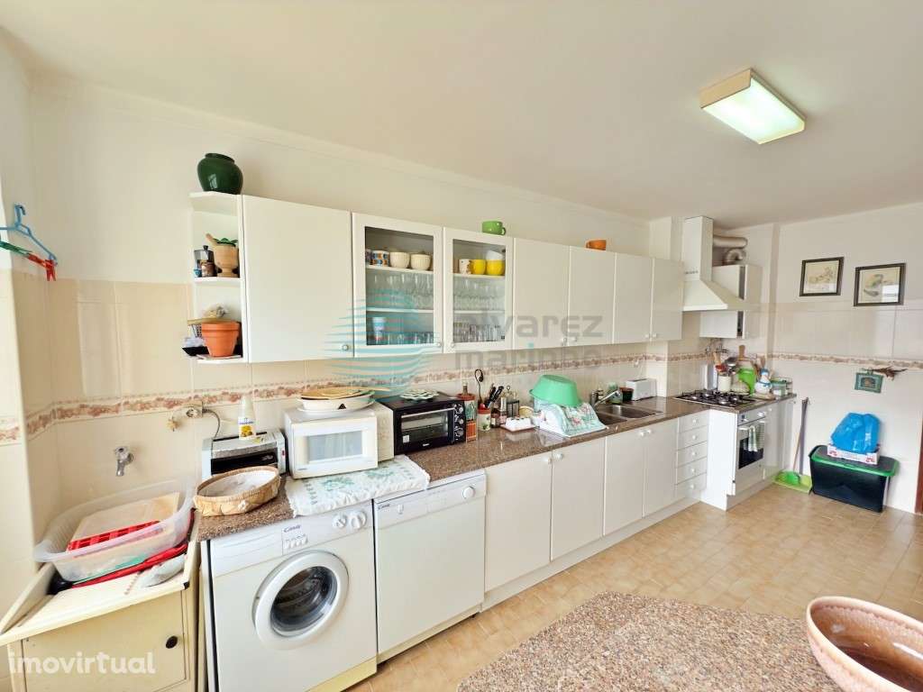 Apartamento T3 em frente ao Mar, com Varanda e Garagem na Praia de ... - Grande imagem: 3/23