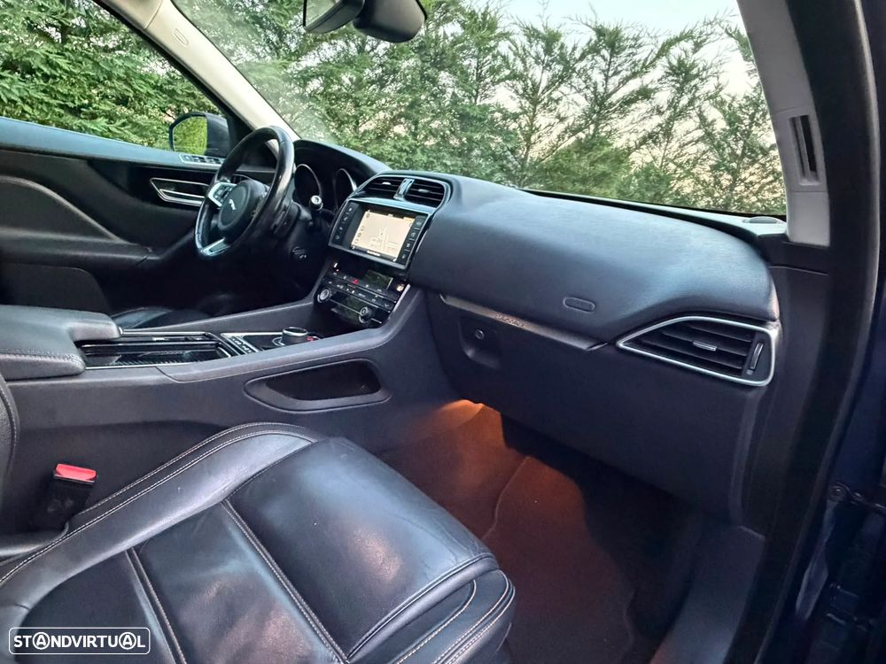 Jaguar F-Pace 2.0 i4D Prestige AWD Aut. - 11