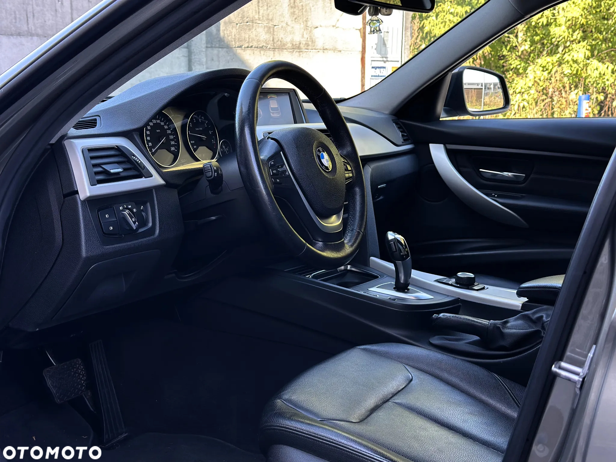 BMW Seria 3 320i GPF xDrive Luxury Line - 9