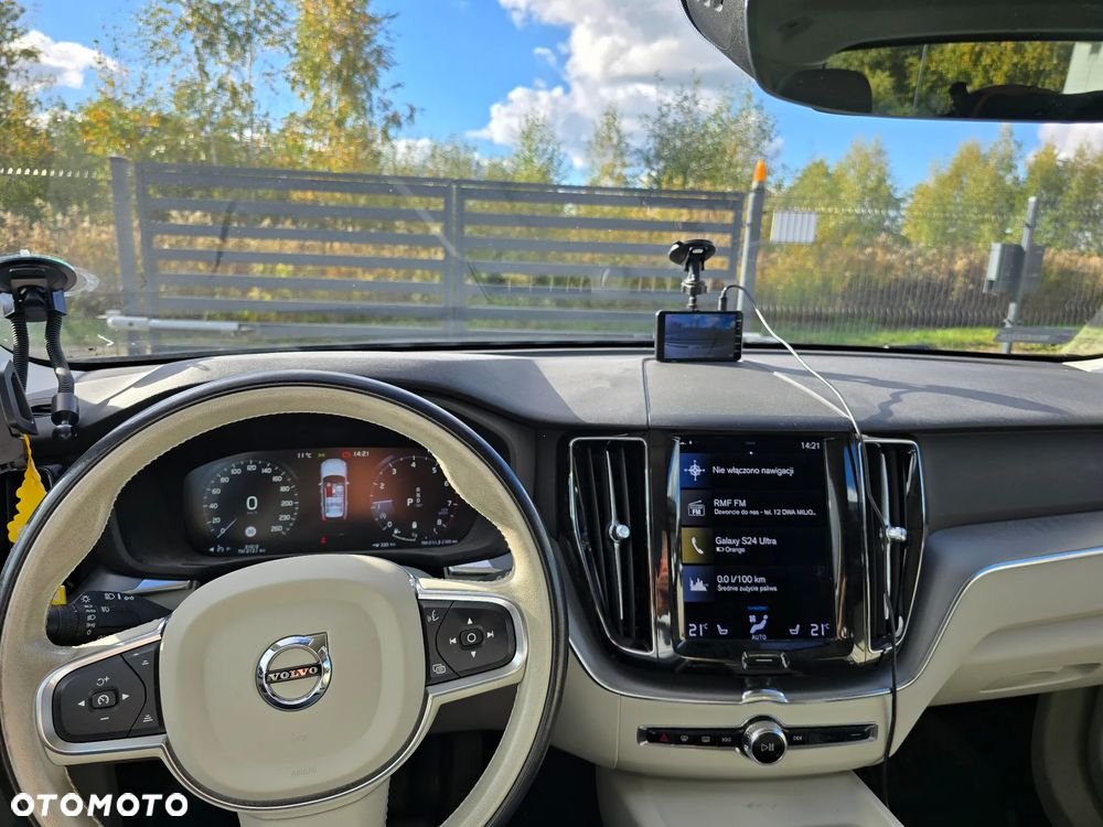 Volvo XC 60 B4 B Momentum - 8