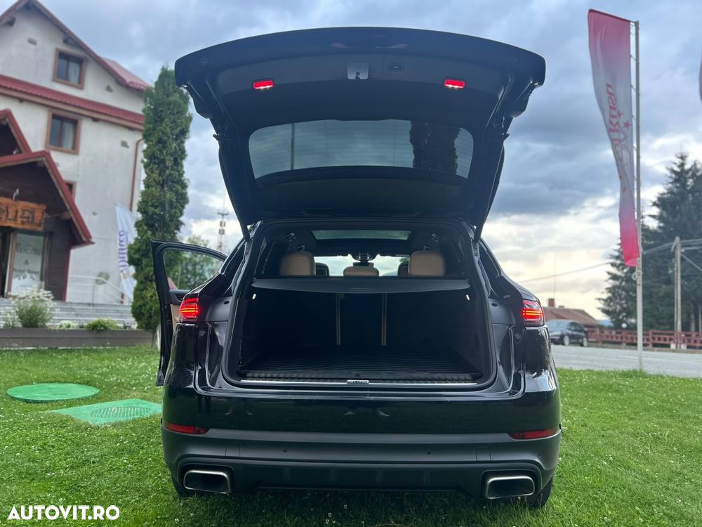 Porsche Cayenne - 9