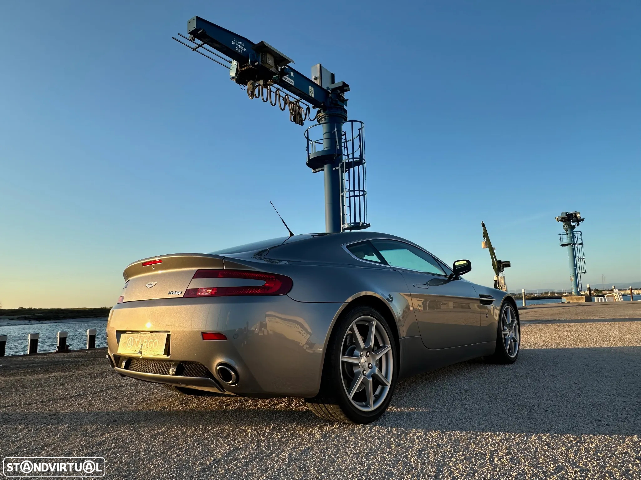 Aston Martin Vantage Coupe V8 - 34